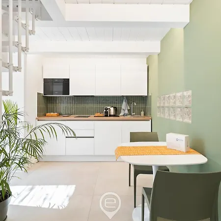 24 Via Giardini