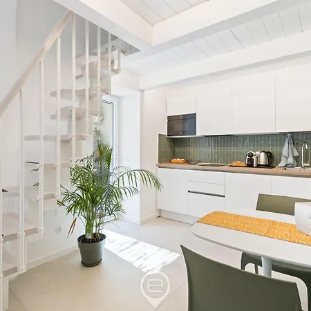Apartment 24 Via Giardini *